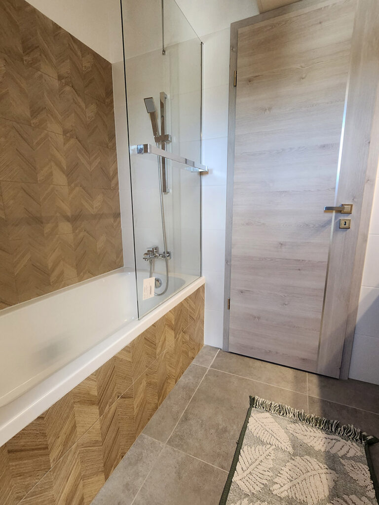 Kész 9-es lakás belső fotói.