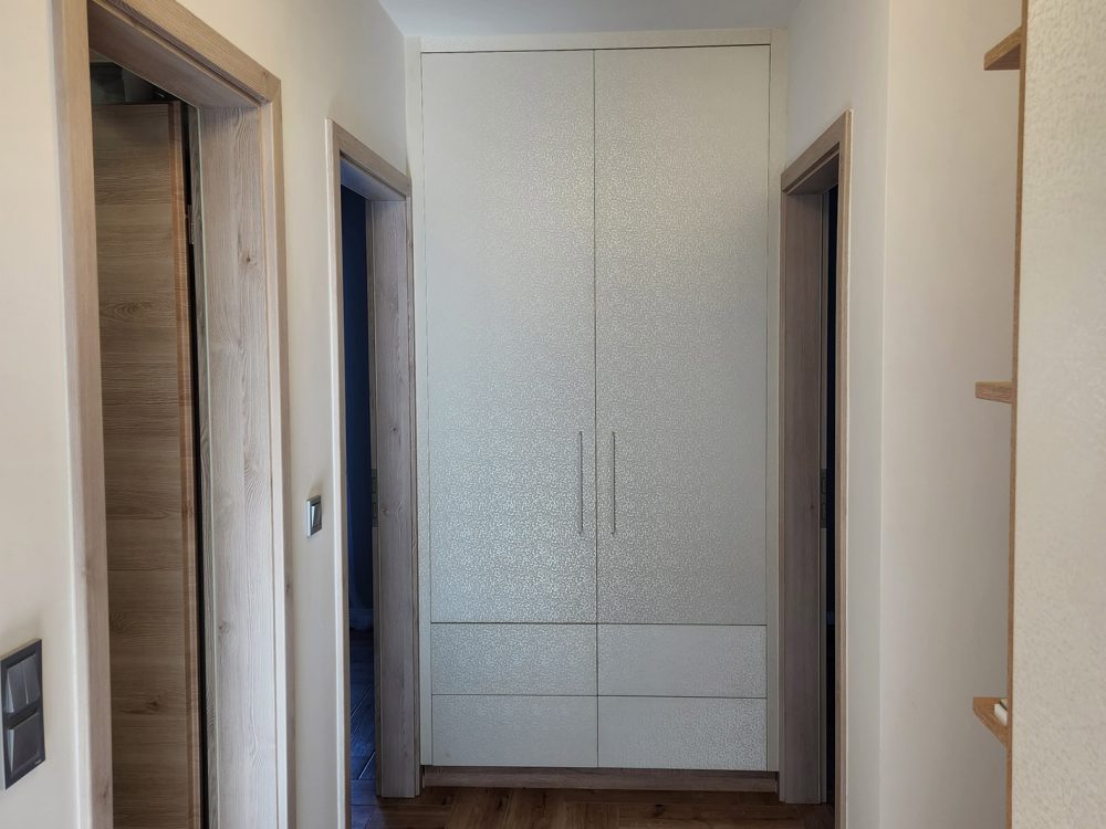 Kész 7-es lakás belső fotói.